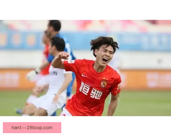 广州队中甲仅获第三无缘升级引发球迷热议